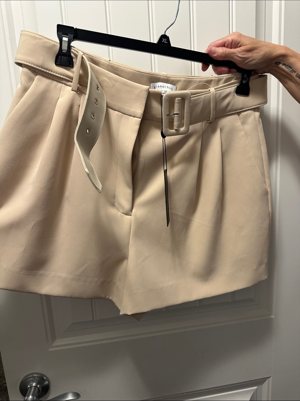 Gianni Bini Cream High-Waist Belted Tailored Shorts